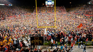 Iowa State Fans Rush The Field Following Upset of Oklahoma State, BCS Has Panic Attack